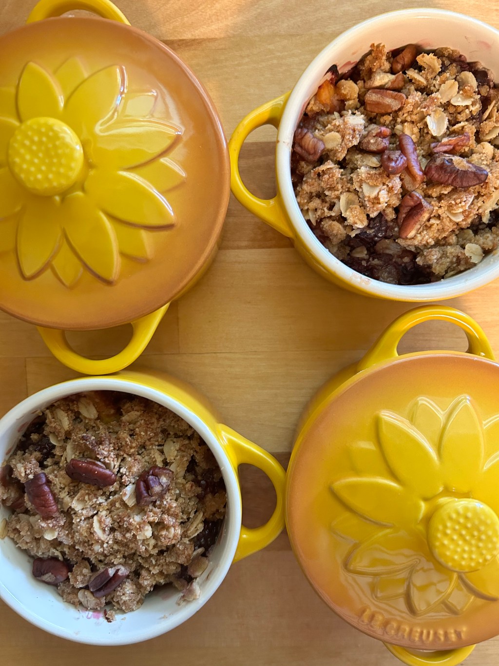 Mini Blackberry Peach&nbsp;Crumbles