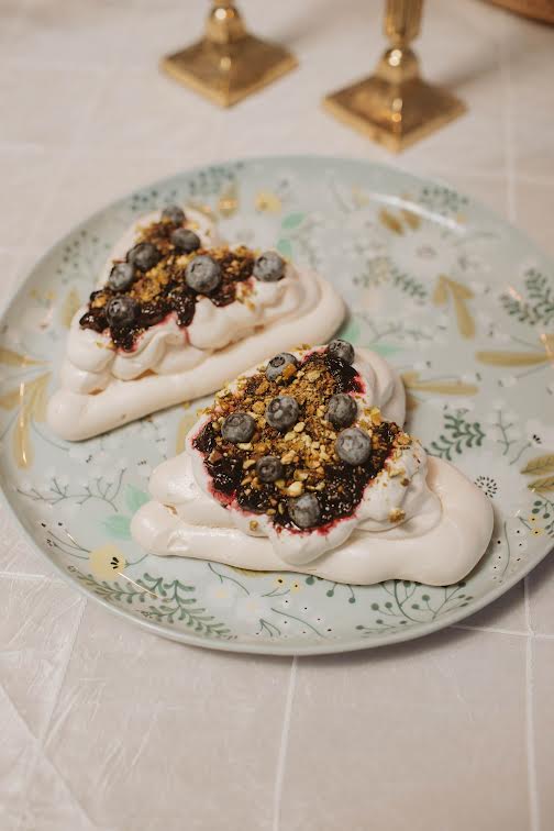 Mini Heart Shaped&nbsp;Pavlovas
